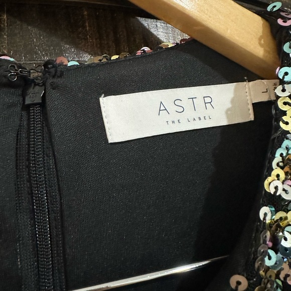 ASTR Sylvina Sequin Slit Long Sleeve Cutout Midi-Dress L Nordstrom Saks Revolve - Picture 9 of 12